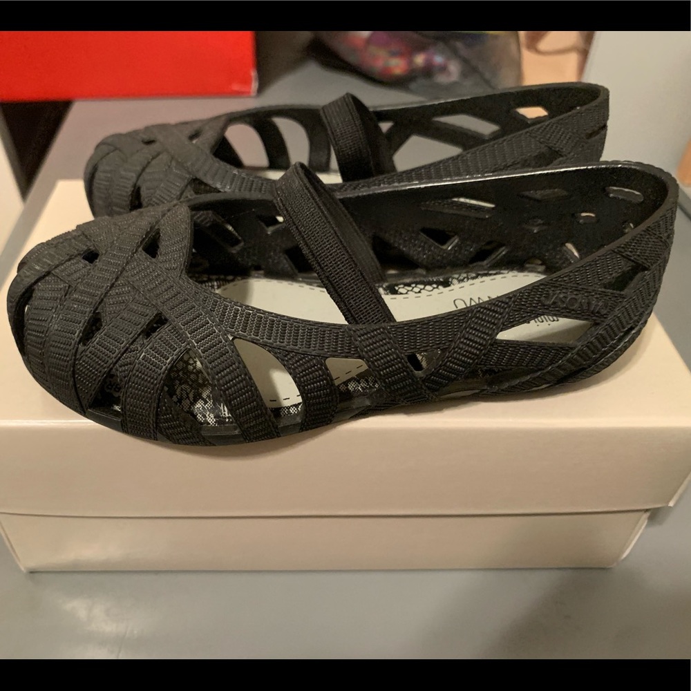 Mini Melissa and Jason Wu - black jelly flats.